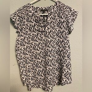 Adrianna Papell Smocked Shoulder Ditsy Floral print Blouse size S